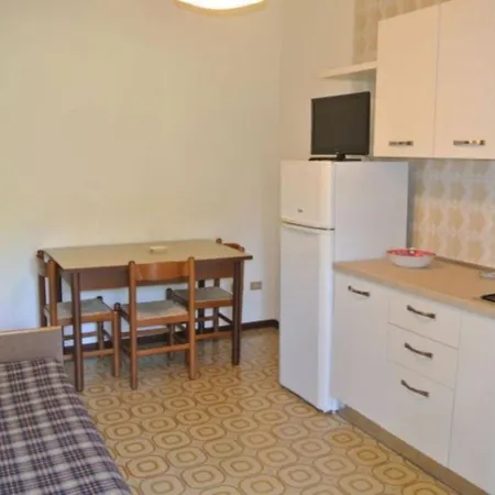 Peaceful With Terrace In A Great Area Διαμέρισμα *