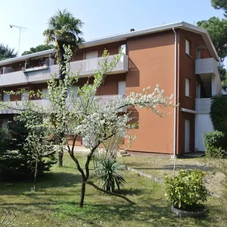 Peaceful With Terrace In A Great Area